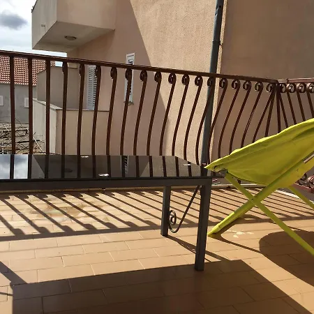Sleeps 5 * Turanj