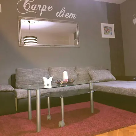 Appartement Sleeps 5 Turanj
