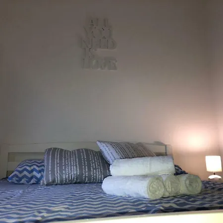 Sleeps 5 Turanj