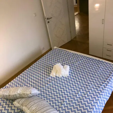 Sleeps 5 Turanj